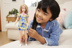Fashionista Doll Yellow Blue Floral (Ds)*Barbie Clearance