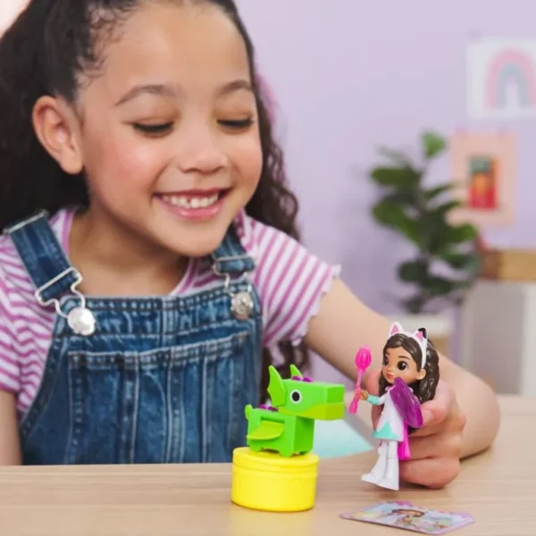 Cat-Tivity Pack - Knight*Gabby's Dollhouse Store